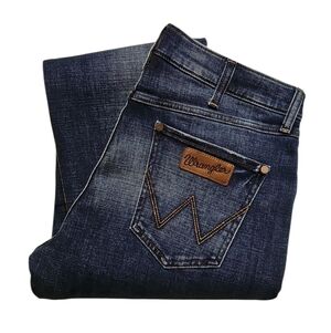 🐎Wrangler Regular Straight Blue Jeans with Stretch. Women's Size: W14/16x32L.